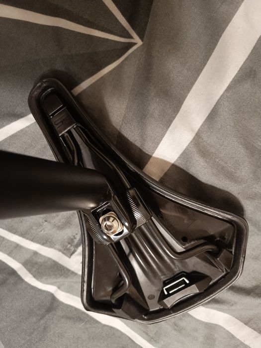 SIODŁO Selle Royal Essenza + SZTYCA Uno Grade Oe