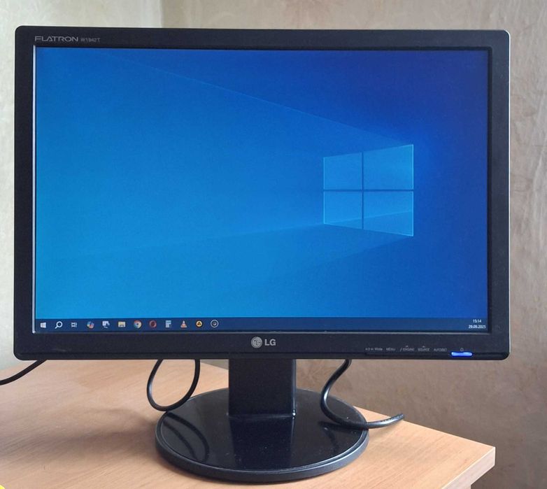 Широкоформатный LCD монитор LG FLATRON W1942T