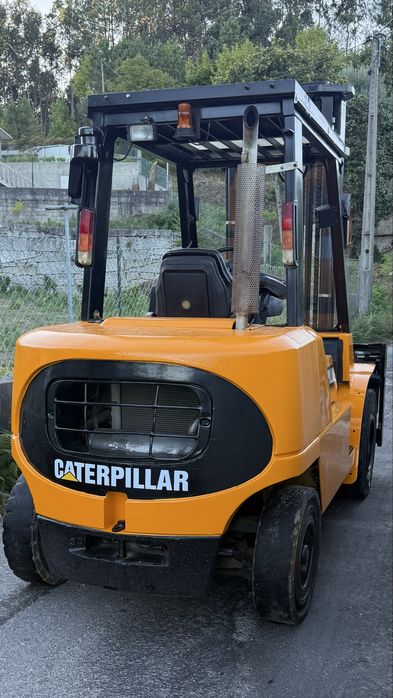 Empilhador Caterpillar DP40K 4.000kg Diesel 2008