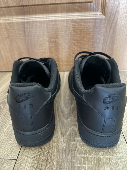 Продам кросівки nike air force 1