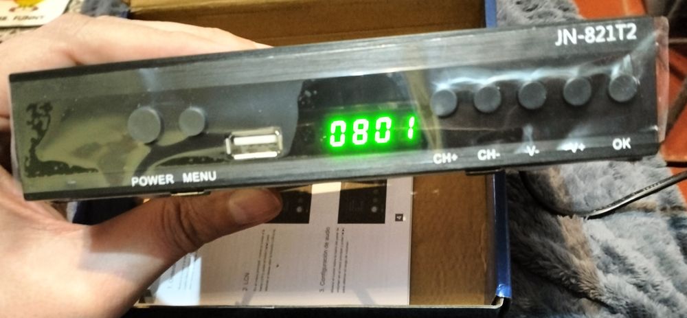 Recetor de televisão digital terrestre (TDT) JN-821T2