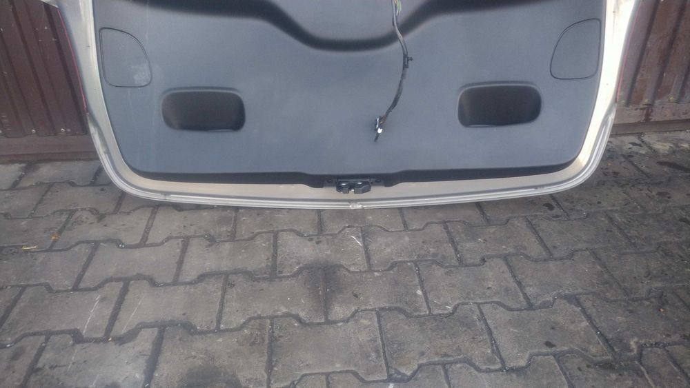 ) Meriva B klapa tylna kompletna Z40W