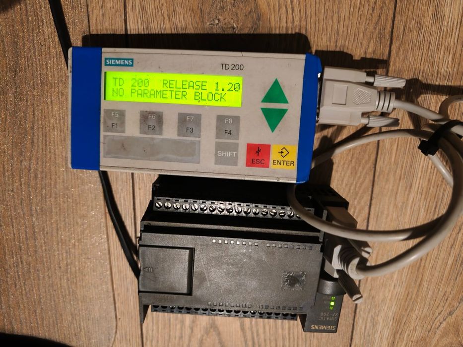 Sterownik Siemens S7-200 CPU 244  i panel TD 200