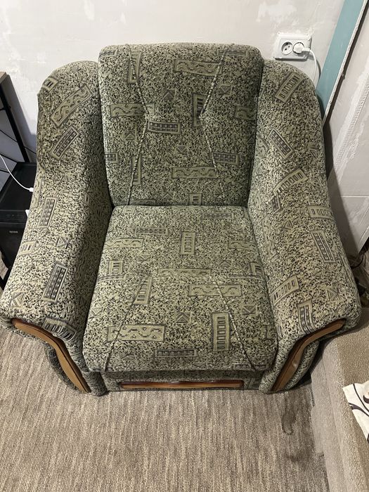 Продам кресло в достойном состоянии