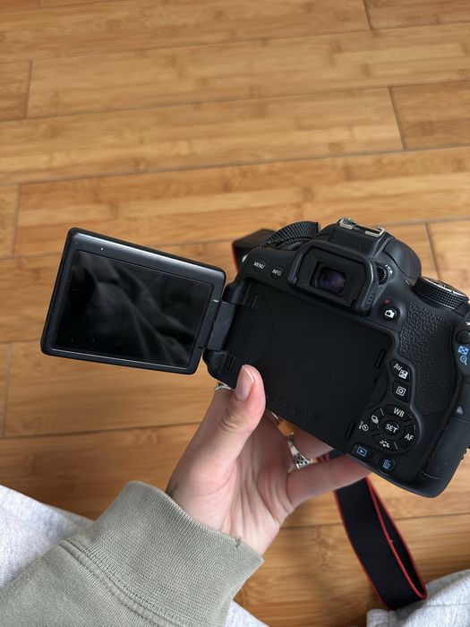 Lustrzanka Canon eos 750d