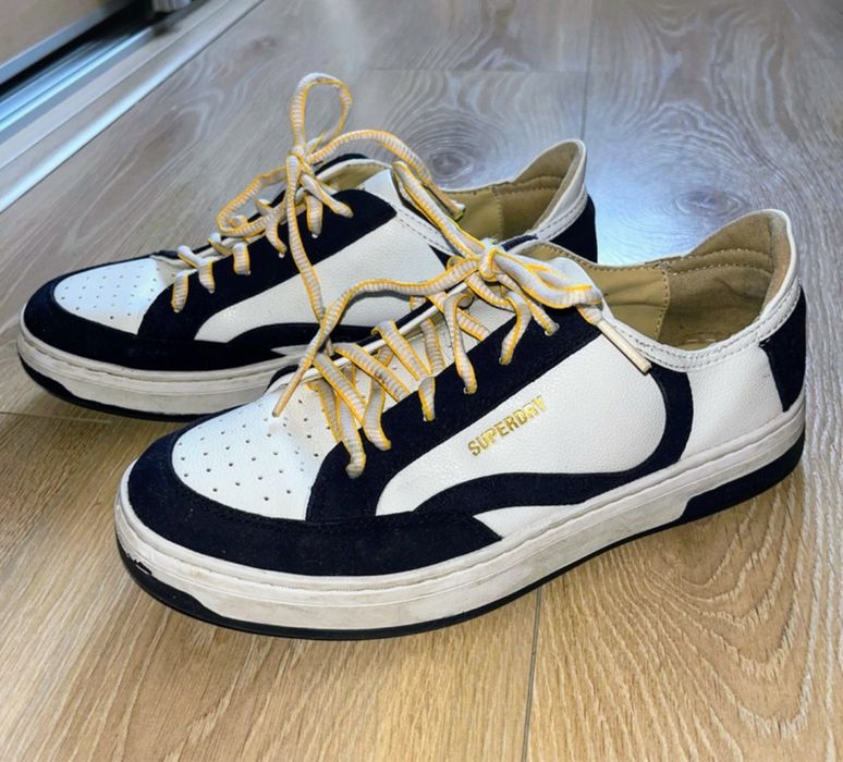 Świetne sportowe buty Superdry 38