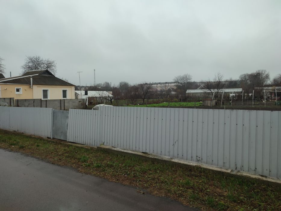 Продам ділянку вул. Польова, 86а  5 соток фактично 7 соток