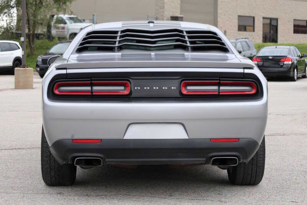 Dodge Challenger      2017