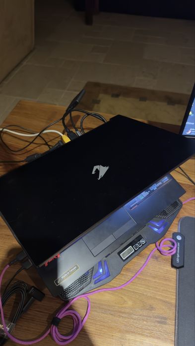 Portátil Gaming GIGABYTE AORUS 5 - Intel i7, RTX 2060