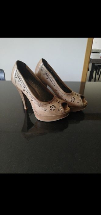 Sapatos salto agulha
