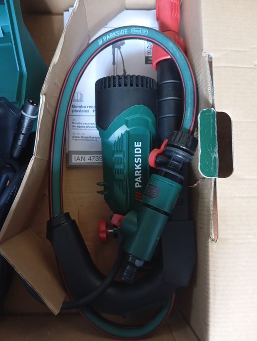 Bomba de água a bateria Parkside 12V
