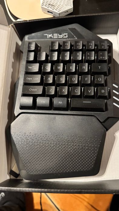 G60 Mini Teclado gaming sem fio