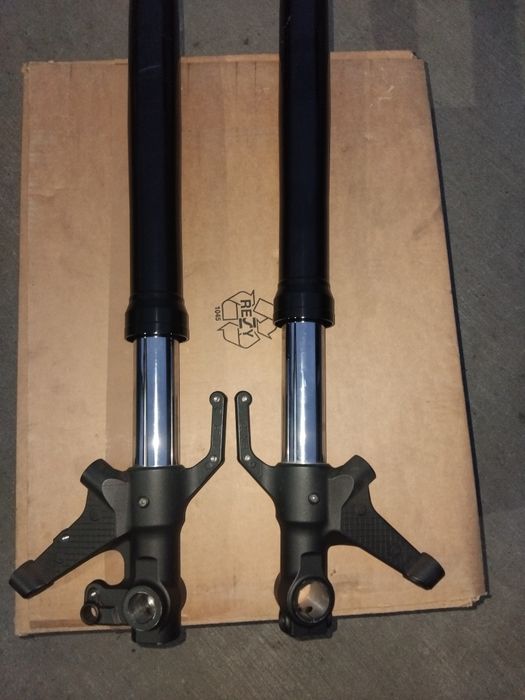 Zawieszenie rura goleń lagi Mt09 MT-09 tracer laga 21>