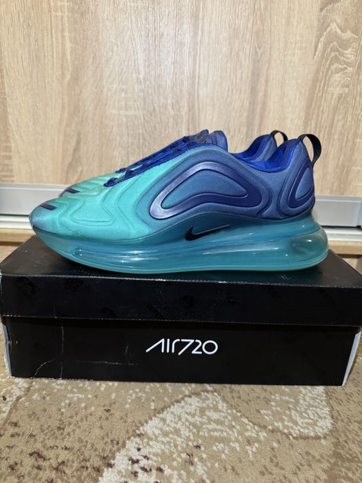 Nike Air Max 720 EU43