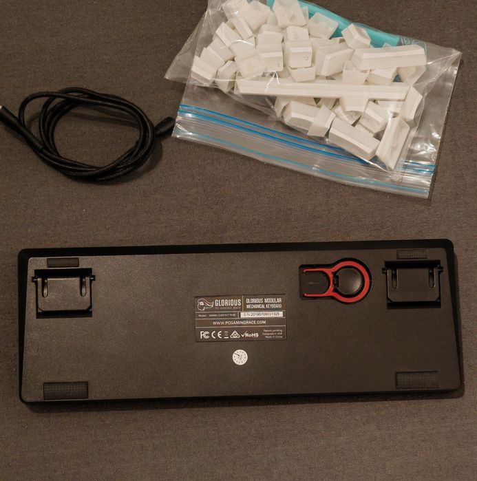 Teclado mecânico Glorious GMMK Compact RGB - 60%