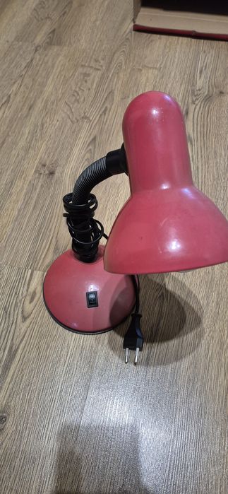 Лампа з лампочкою настільна