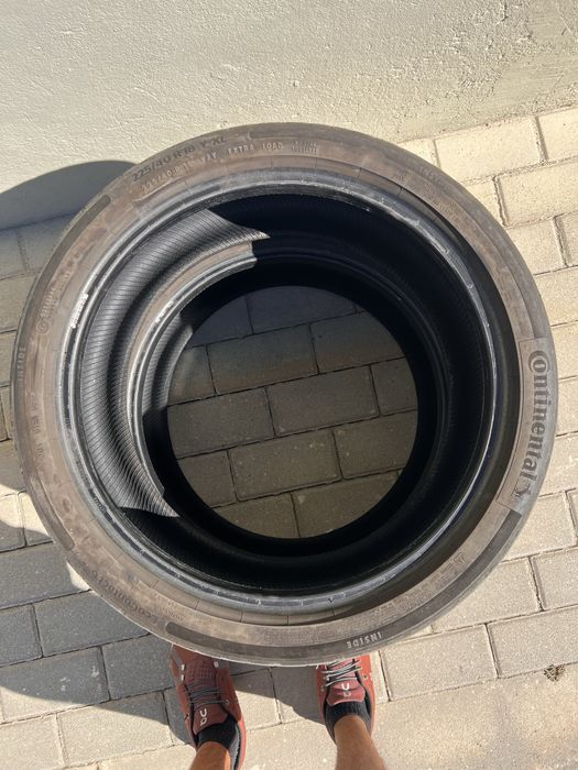 225/40 r18 Continental