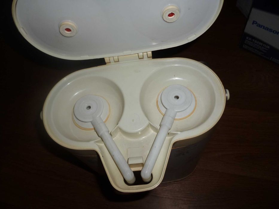 Отличный помповый термос с двумя 1-но литровыми колбами