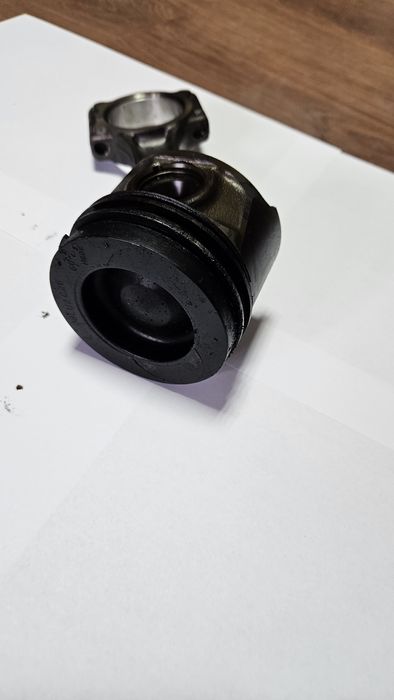 Поршень с шатуном 1,5 дизель к9к