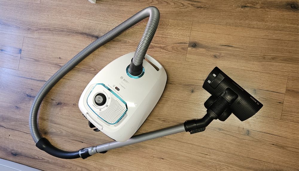 Bosch ProHygienic Vacuum Cleaner, White