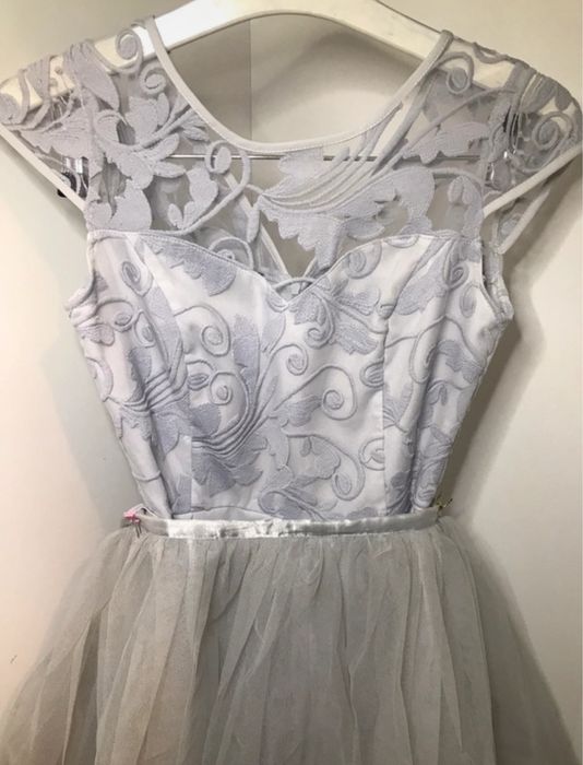 Szara tiulowa sukienka balowa, rozmiar 36