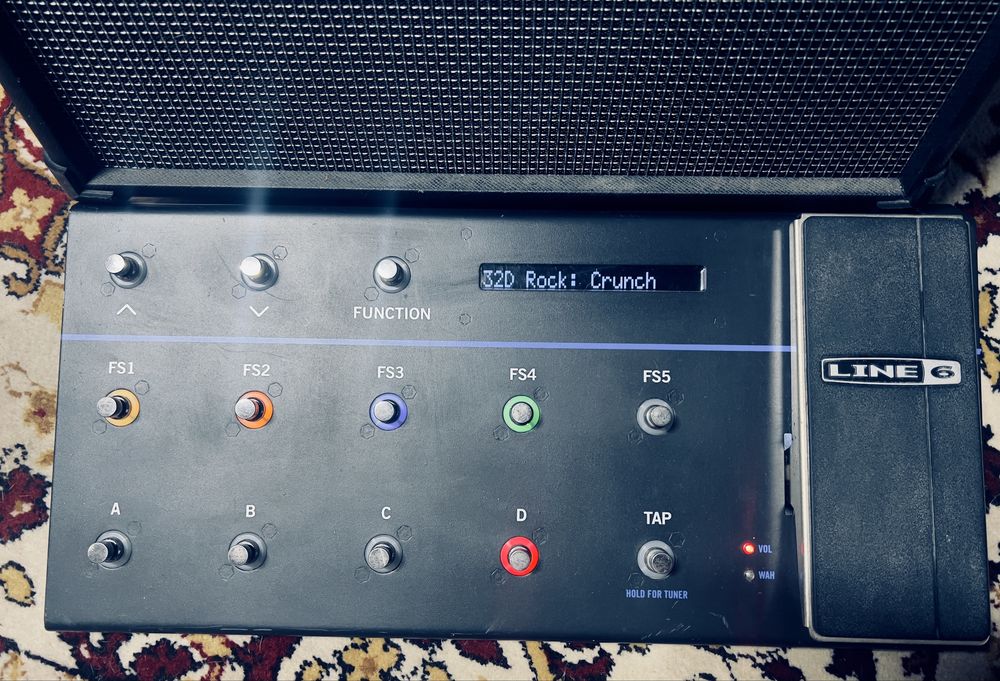 Line 6 Spider V 60W com pedaleira FBV3