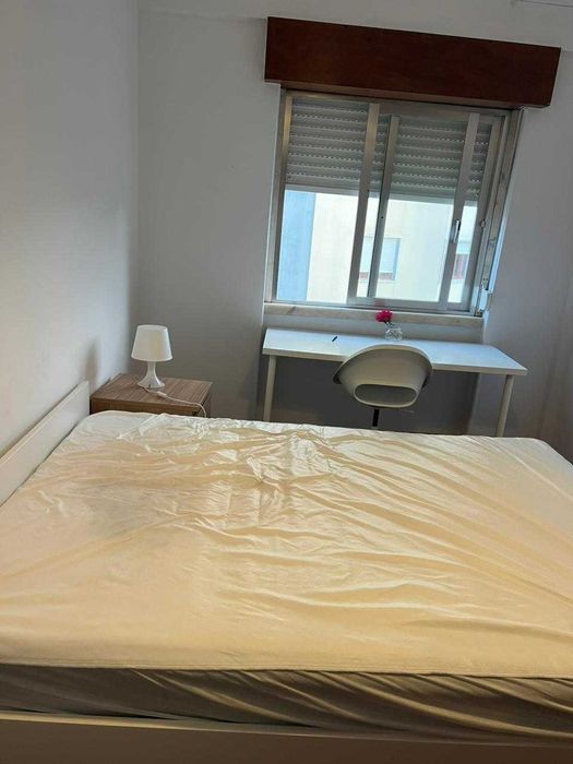 Quarto para arrendar em Odivelas