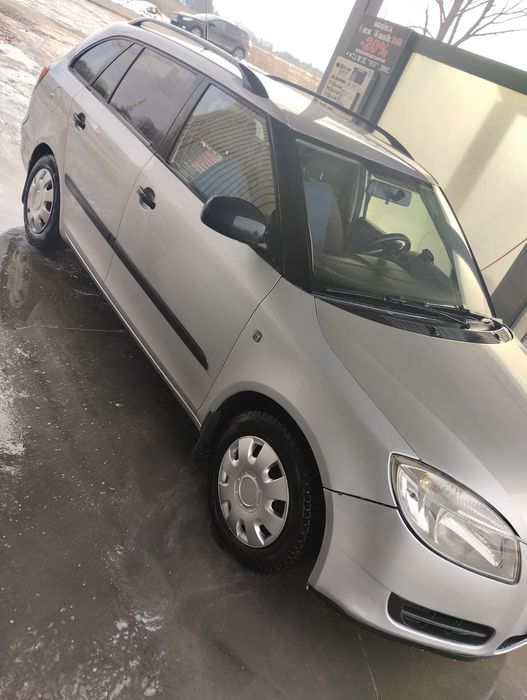 Авто автомобіль машина Skoda fabia 2