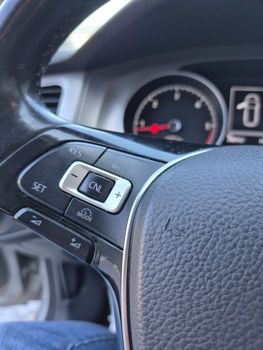 VW Golf 1.6 BlueMotion impecável nacional