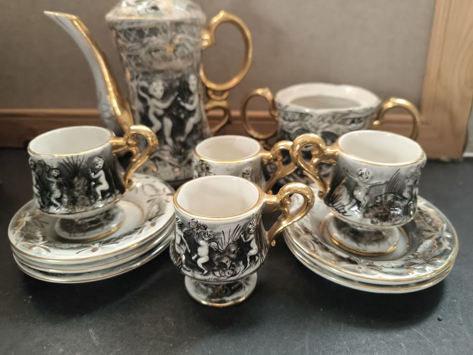 Conjunto de Chá Preto e Dourado - Porcelana