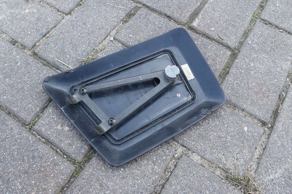 7427 Klapka schowka przednia, pokrywa zamek Honda Goldwing Gl1500