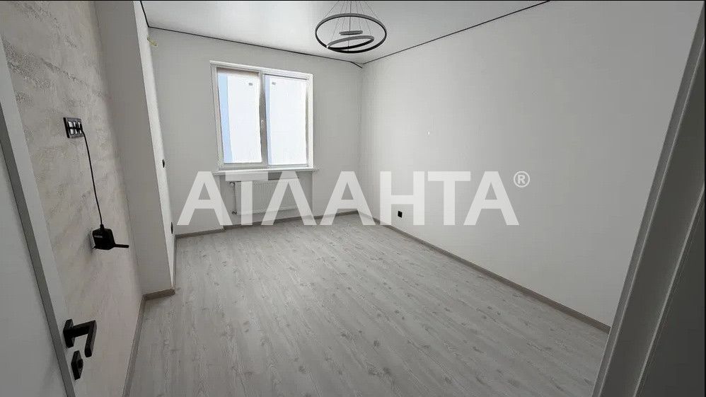 В продаже дом-таунхаус в Червоном хуторе мебель и техника