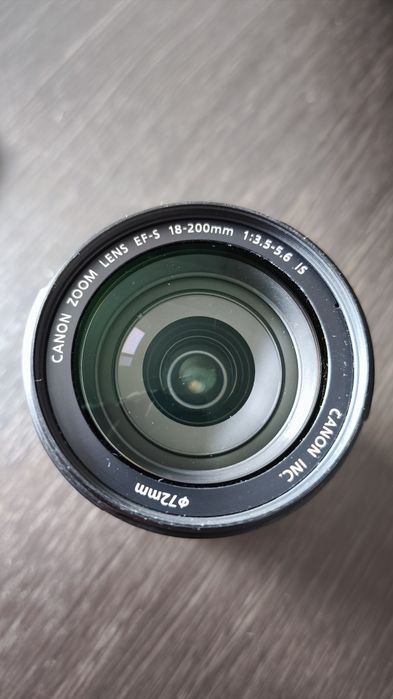 Canon об'єктив efs 18-200