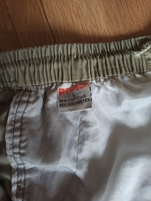 Męskie spodenki do kolan cargo z kieszeniami L