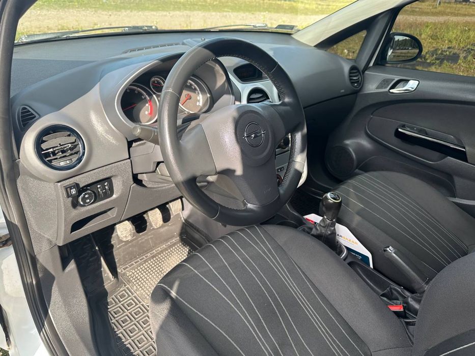 Opel Corsa D 1.4 бенз/газ 2010року