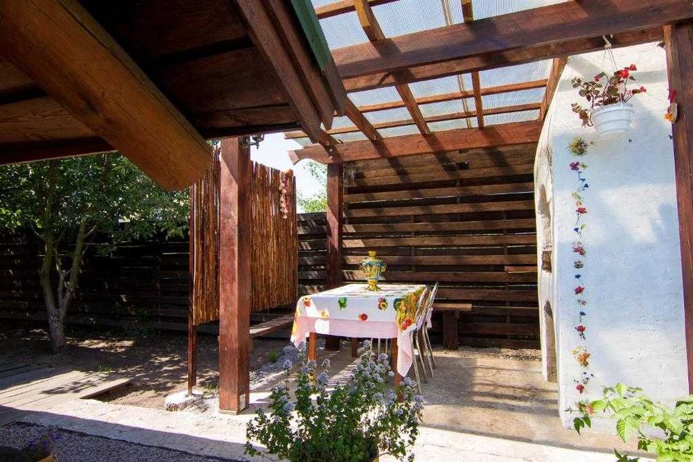 Будинок подобово з басейном та сауною у Гатному МТеремки.