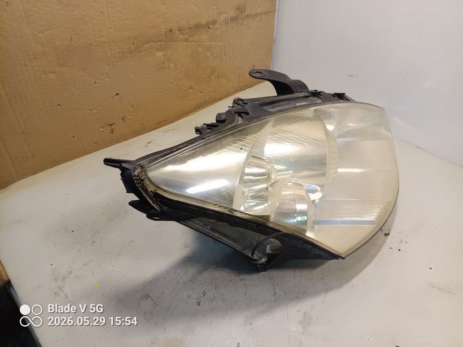 " Focus MK1 lampa prawa przednia EU Xenon
