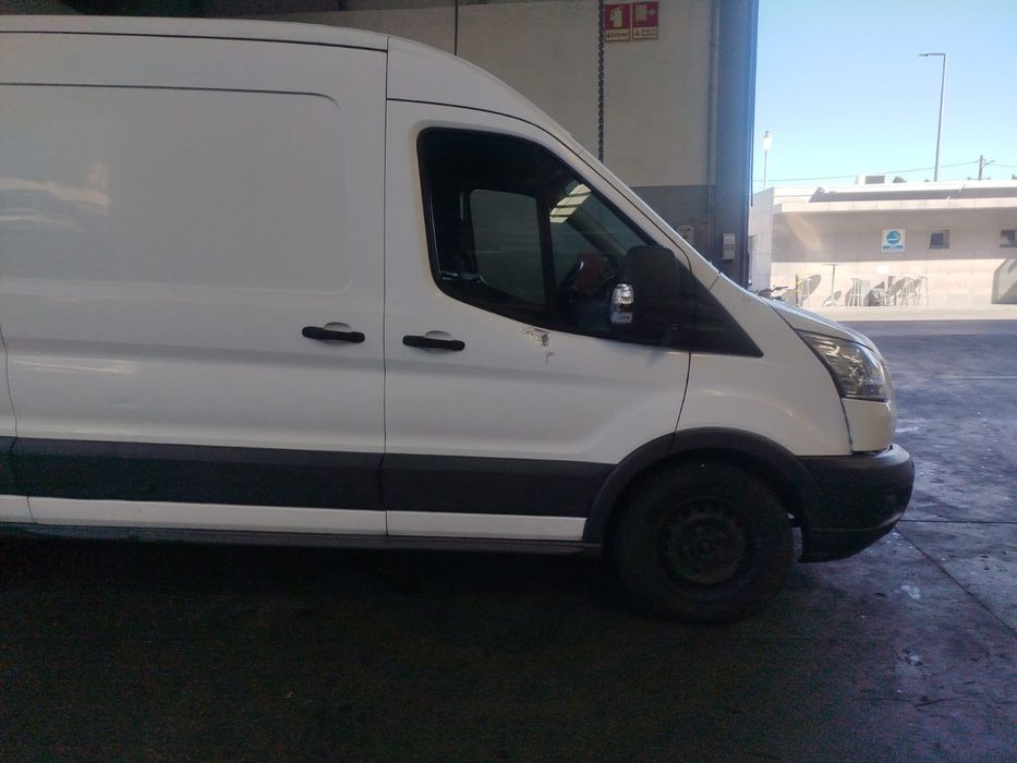 Somente para peças Ford Transit 2019