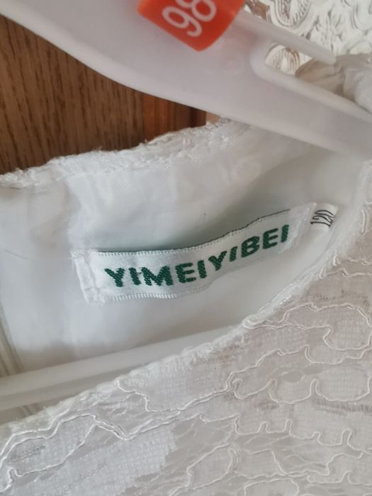 Sukienka ecri dla małej księżniczki