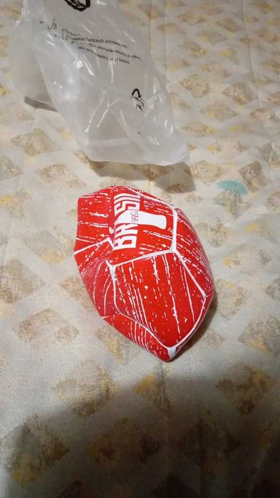 Bola pequena de praia