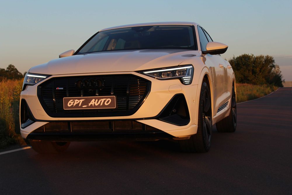 Audi E-tron оренда аренда прокат электромобиля автомобиля ауді ауди