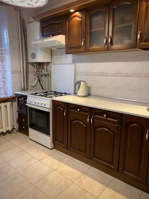 Здається окрема кімната для дівчини, без проживання власників