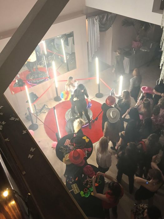 FOTOBUDKA 360 asystent 600 zł 2H BAŃKI DYM wideobudka