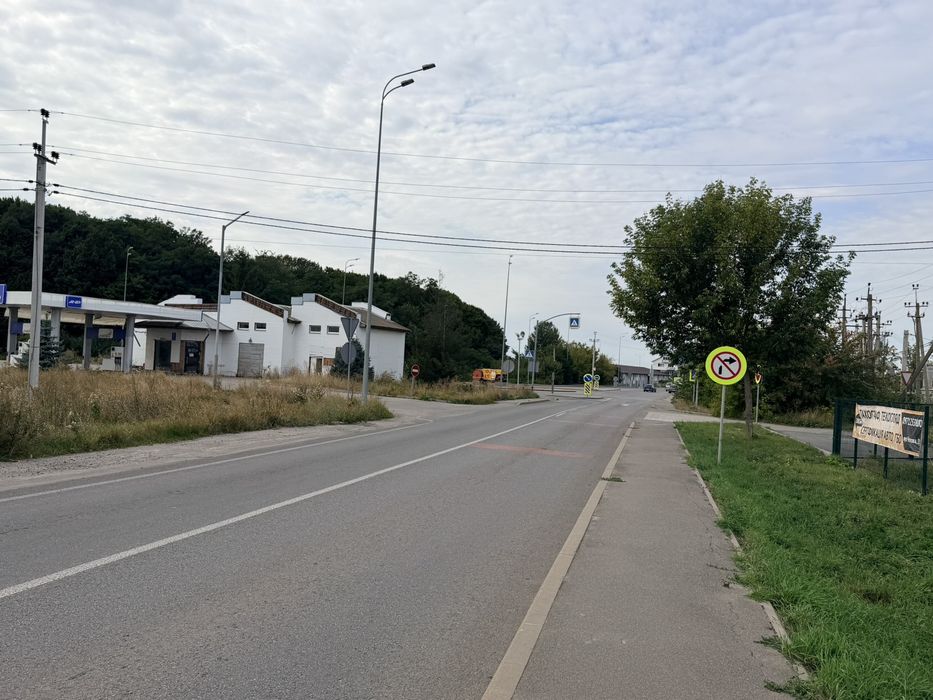 Продаж ділянки під комерцію