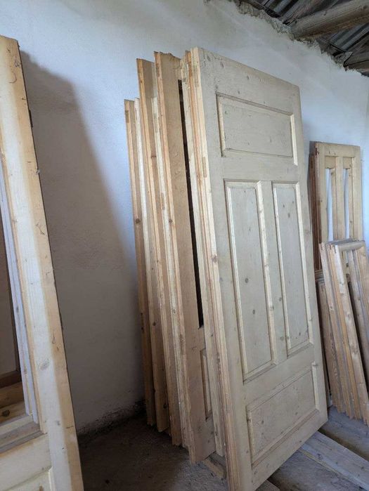 Продам дерев'яні двері