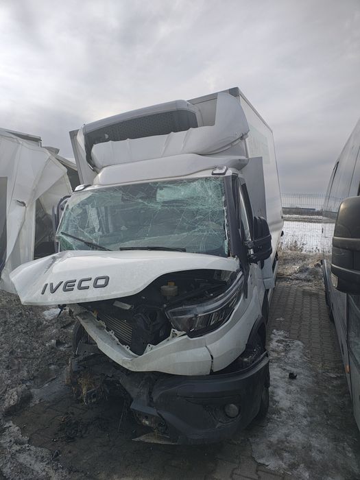 Iveco Daily Chłodnia Uszkodzony