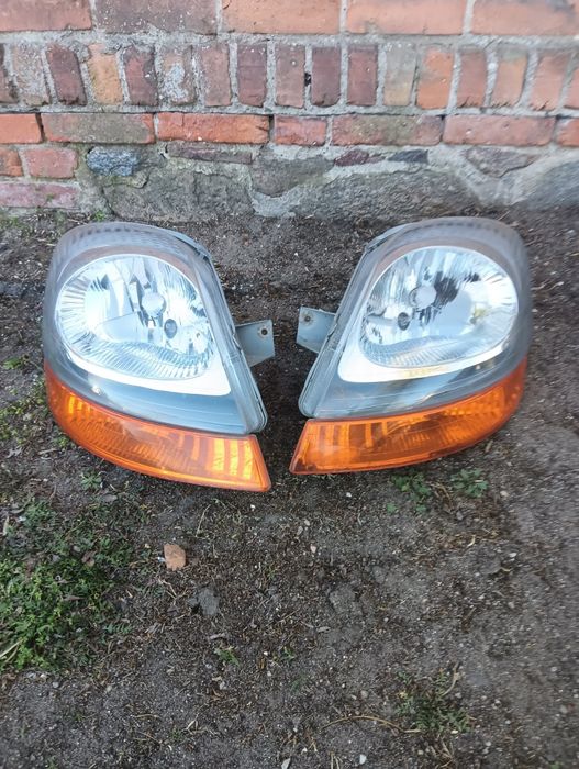 Lampa Trafic Vivaro Primastar kompletna