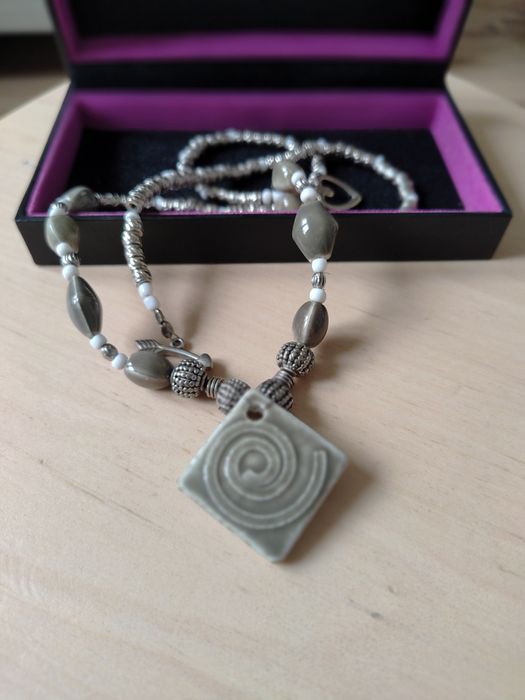 Ceramiczny naszyjnik hand made boho joga namaste biżuteria artystyczna