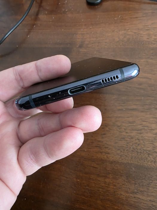 Продам Samsung s20 fe