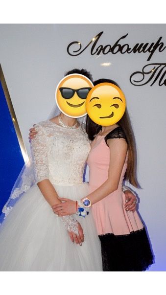 Вечірня сукня.